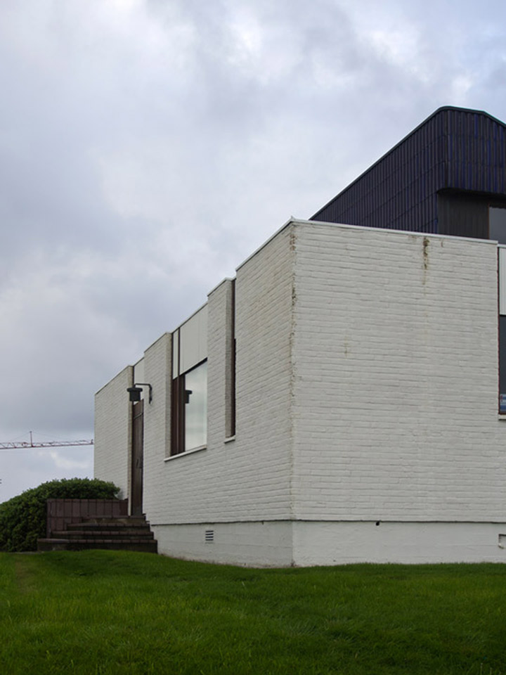 aalto's nordic house in reykjavik
