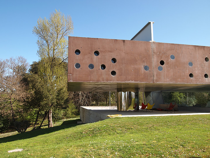 rem koolhaas' bordeaux house (exterior)