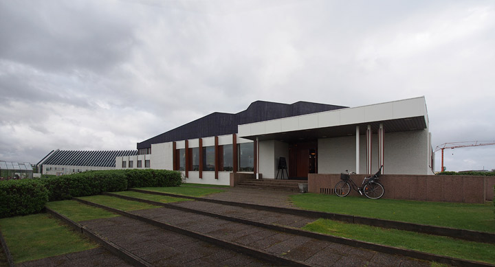 aalto's nordic house in reykjavik