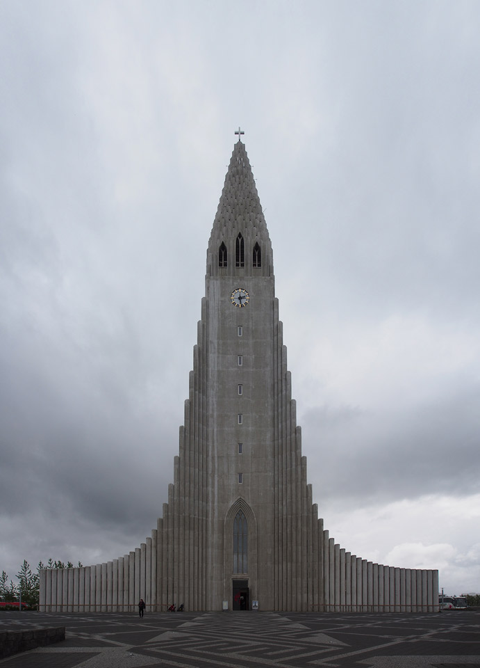 Hallgrímskirkja exterior in reykjavik