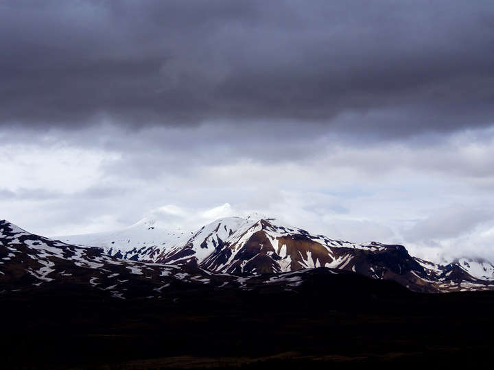 thorsmork mountain peaks in iceland